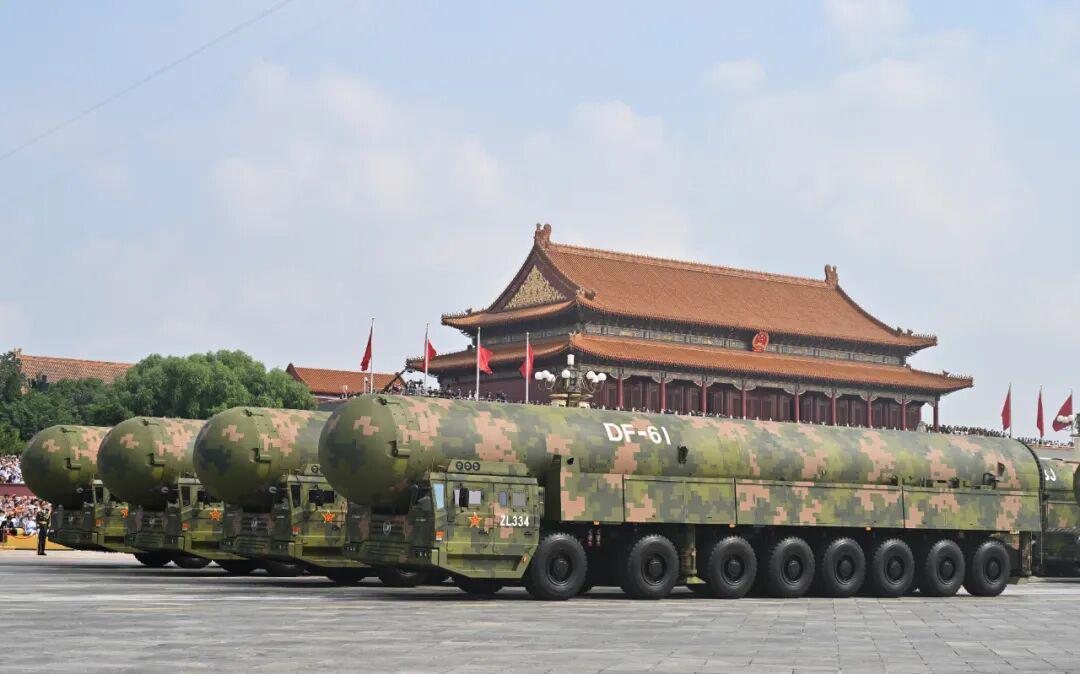 “东风”-61震撼亮相,美国媒体反应来了